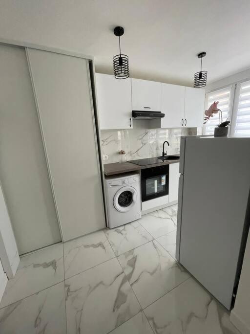 קלישי Appartement 2 Pieces, Salon Et Chambre, 44M2 Refait A Neuf מראה חיצוני תמונה