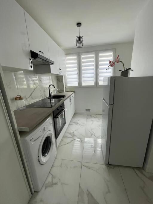 קלישי Appartement 2 Pieces, Salon Et Chambre, 44M2 Refait A Neuf מראה חיצוני תמונה